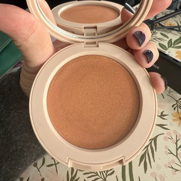 ILIA Lightshift Cream Highlighter - DAZE - NEW - Picture 4 of 13